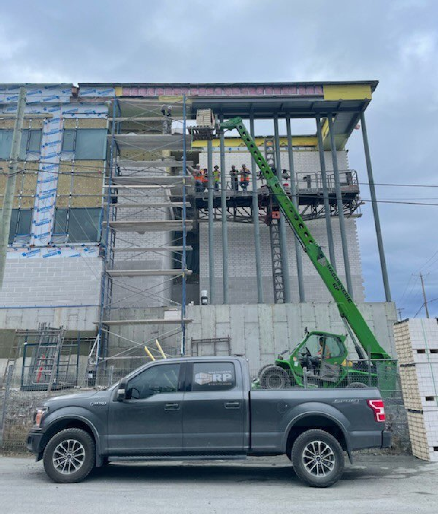 CHantier de contruction avec l'équipe